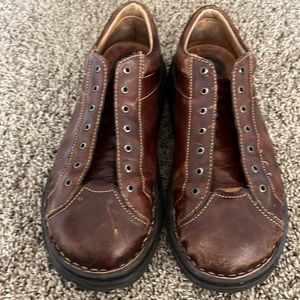 Men’s Born Brown Leather shoes (size 11W)